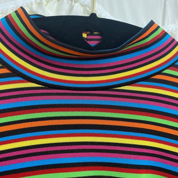 Rainbow striped vintage mock neck tee - Picture 2 of 4